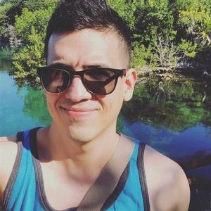 Meet your Posher, Luis